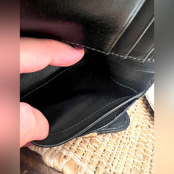 Coach wallet snap closure with zip compartment - Picture 8 of 12